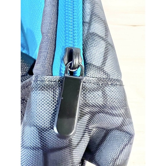 Skylanders Giants Holographic Small Kid Backpack Grades K-5 School - Picture 5 of 7